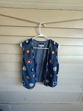 Sara Studio Denim Vest Size M Blue Embroidered Circles